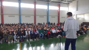 Ένα μάθημα ζωής στους μαθητές του ΓΕΛ Κασσάνδρας από τον παραολυμπιονίκη Στέλιο Μαλακόπουλο