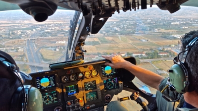 Πετώντας με το ελικόπτερο της ΕΛ.ΑΣ πάνω από τη Χαλκιδική