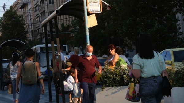 Χωρίς μάσκες στους εσωτερικούς χώρους από σήμερα - Πού θα παραμείνουν