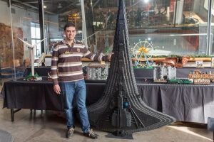 Θεσσαλονίκη: Διαστημόπλοιο φτιαγμένο από 29.000 τουβλάκια