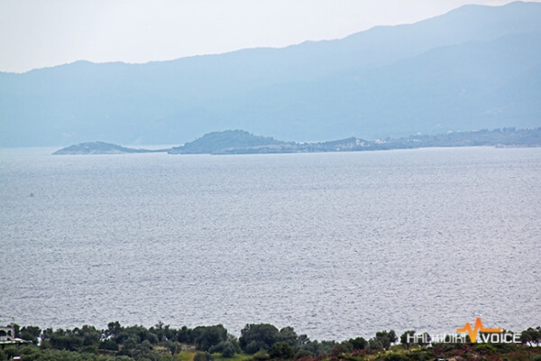 52 ΓΑΛΑΖΙΕΣ ΣΗΜΑΙΕΣ ΣΤΗ ΧΑΛΚΙΔΙΚΗ
